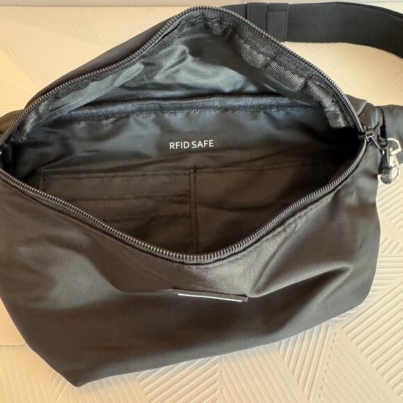 Foldie Crossbody Bag NWT Fanny Pack BLACK Nylon Travel RFID Black - Picture 2 of 10